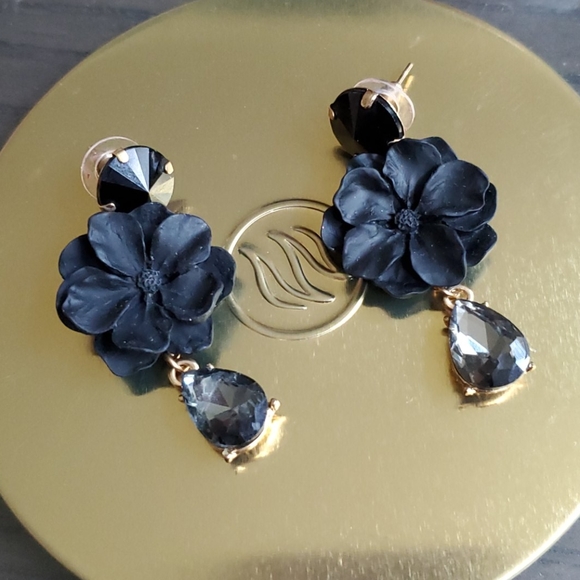 Earring bundle - Picture 2 of 4